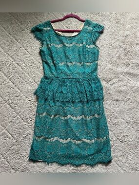 Maeve Anthropologie Elsa Dress Lace Overlay Peplum Elegant Preppy Wedding Sz XS
